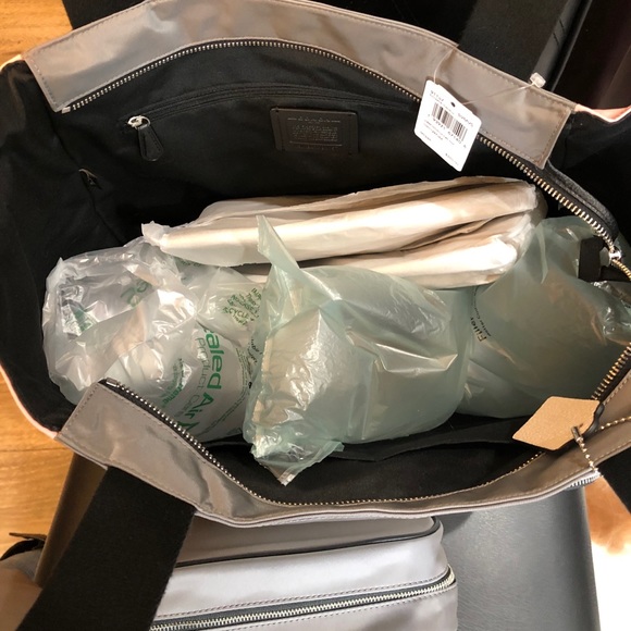 Coach travel tote with cosmetic pouch - Picture 2 of 2